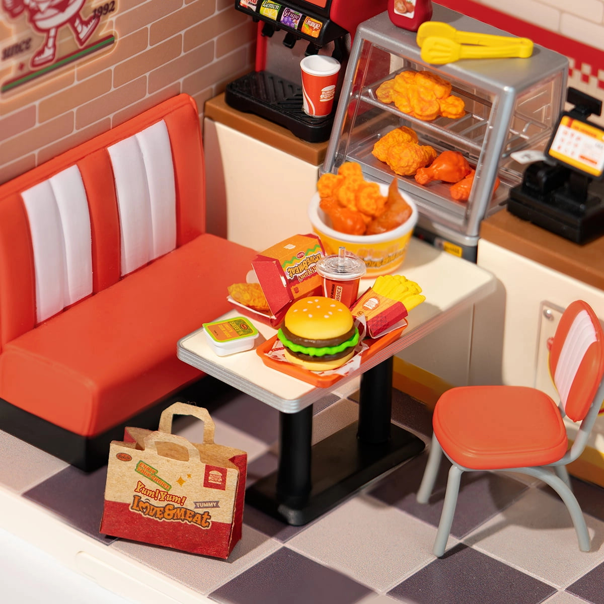 [Rolife] Super Creator Miniature House - Yum Yum Burgers DW010